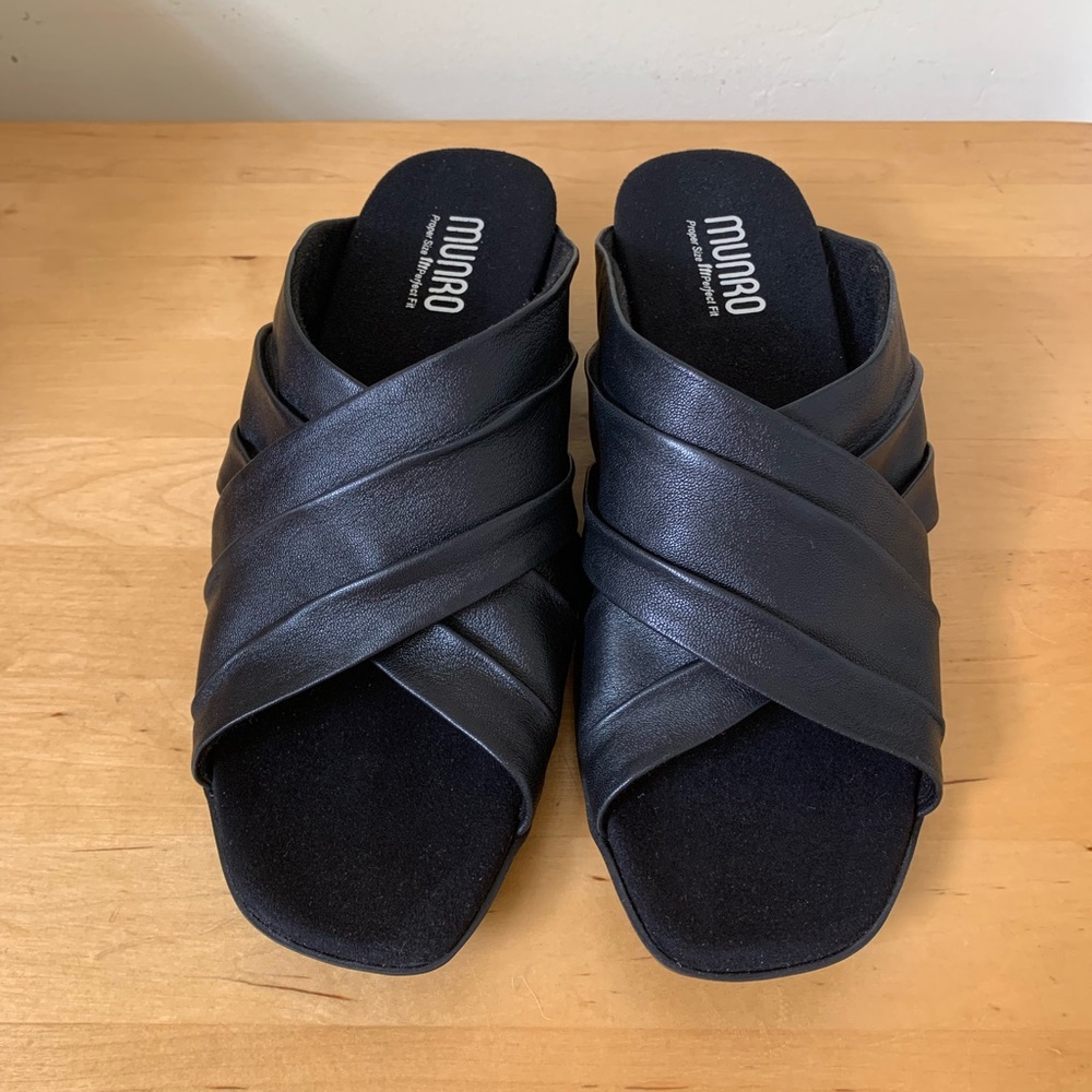 Munro Lee Slide Sandals Black Leather 8.5W